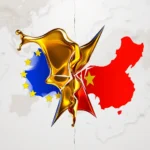 Eine goldene, zerrissene Kugel oder Sprengsatz, der die Flaggen der Europäischen Union und Chinas teilt, vor einer stilisierten Weltkarte